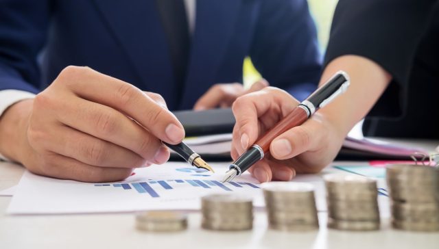 Dividendo de AT&T: 900 acciones para cobrar 1.000 dólares
