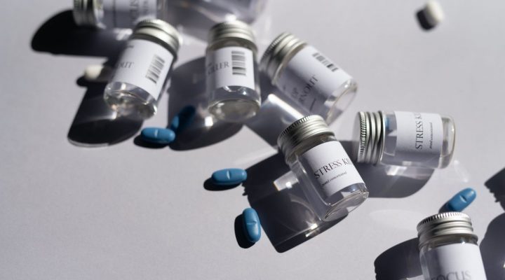 Novo Nordisk cae pese a subir previsiones