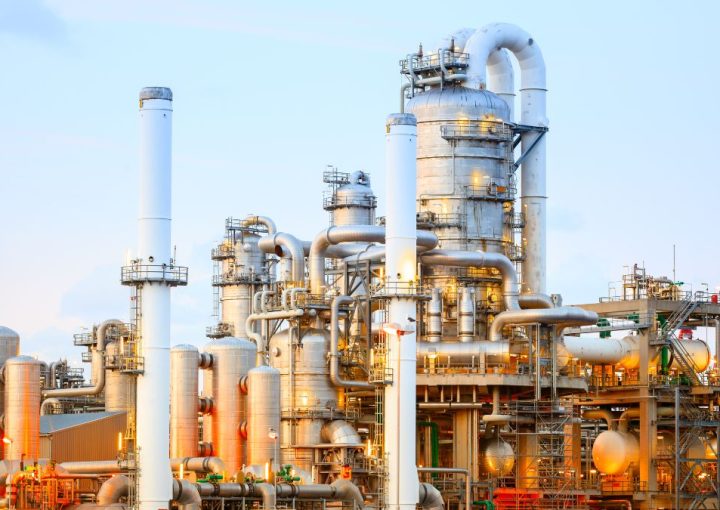 Precio del Brent alcanza 93 dólares por tensión con Irán