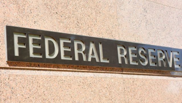 Trump reabre pulso con la Reserva Federal
