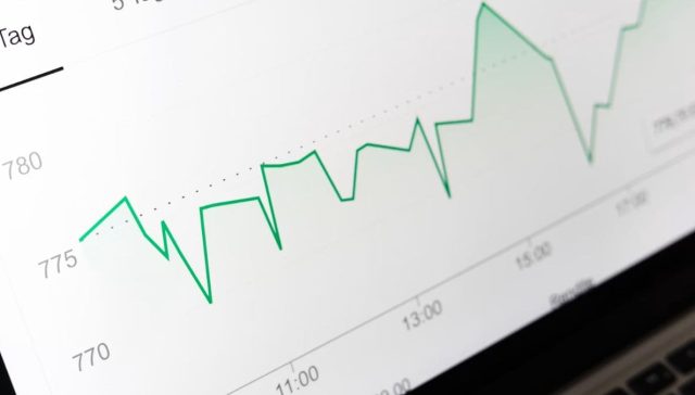 PIB de España crece un 2,6% en 2025 tras revisión del INE