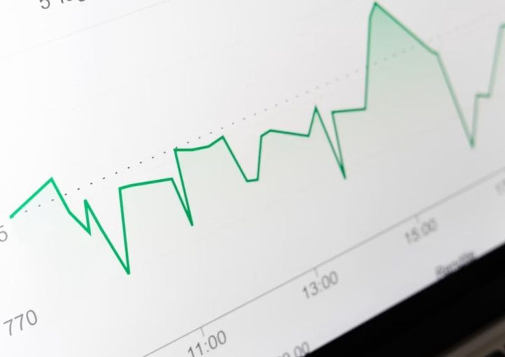 PIB de España crece un 2,6% en 2025 tras revisión del INE