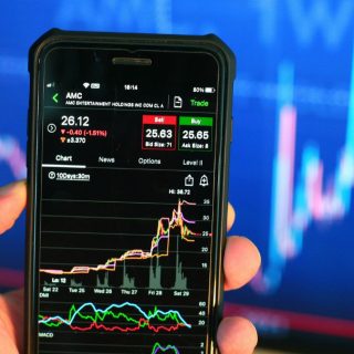 Bancos del Ibex lastran al selectivo, que cae un 1,68%