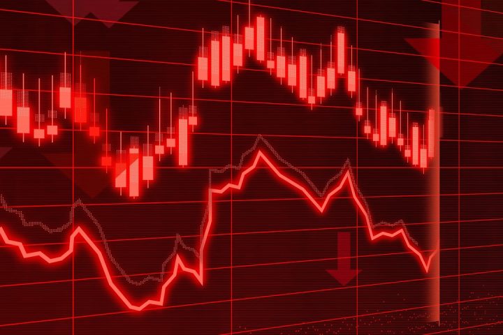 Gráfico de bolsa en rojo: errores de un trader principiante que cuestan dinero