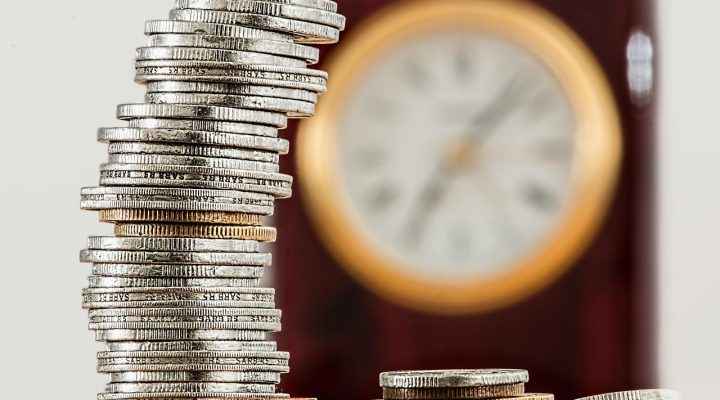 Monedas y ahorro a largo plazo: ETFs de renta fija e intereses compuestos