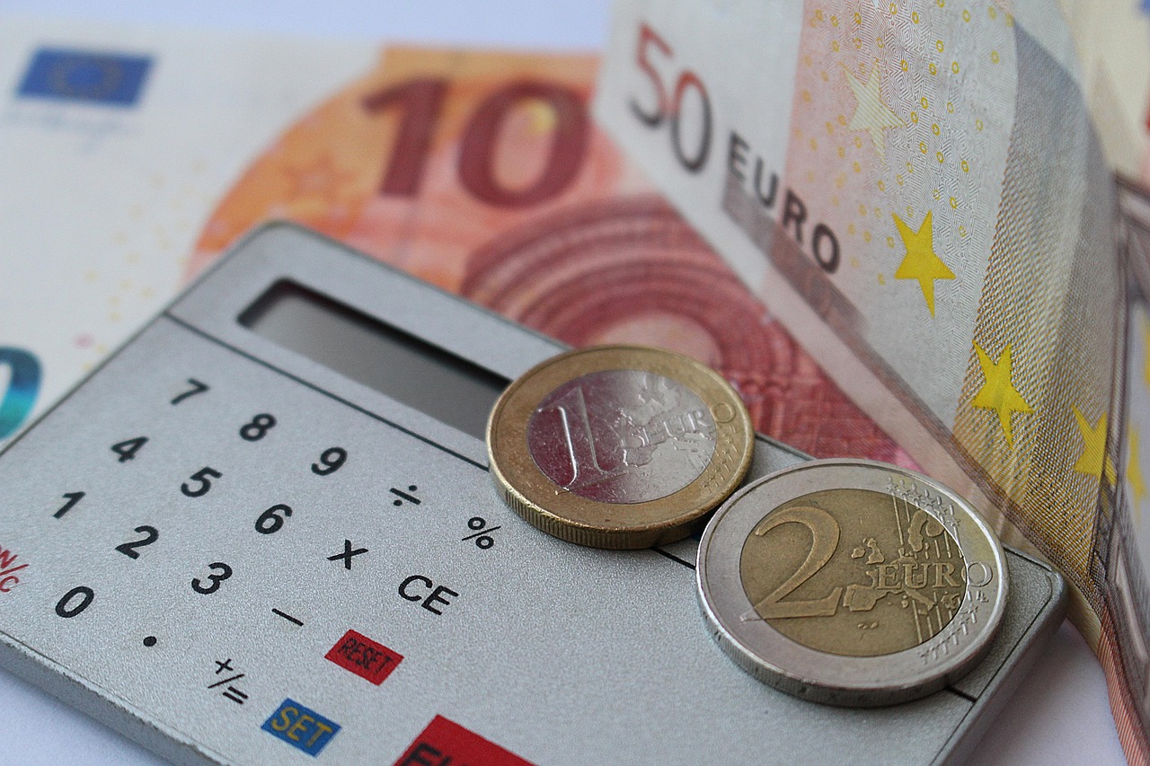 ejemplo práctico para evaluar acciones de dividendos con rentabilidad y ratio de pago
